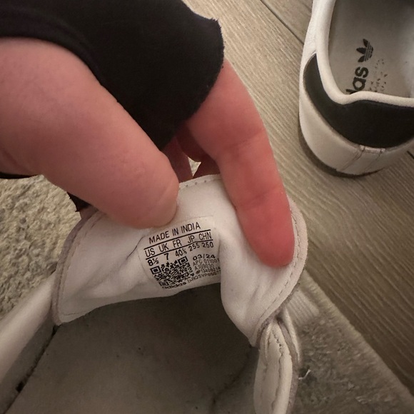 Adidas Women's White and Black Sambas Sneakers - Picture 5 of 5